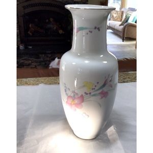 Ceramic floral 10”vase. EUC.